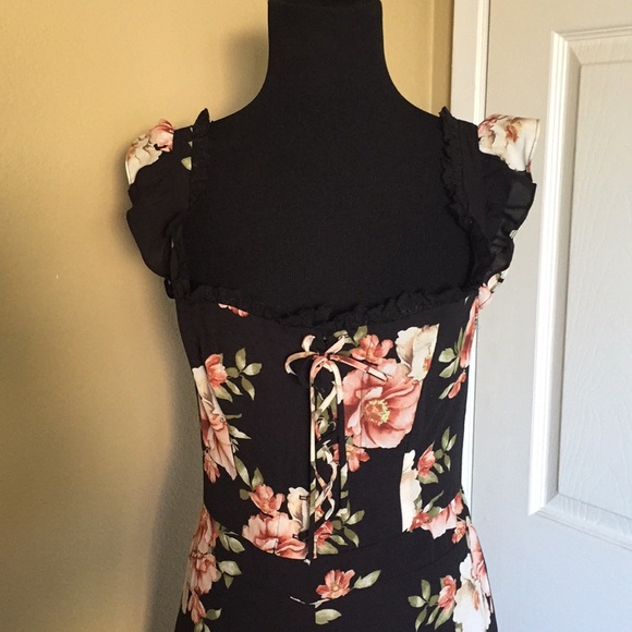 NEW LIKELY BLACK FLORAL PRINT RUFFLE JUMPSUIT - Picture 12 of 16